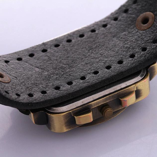 Vintage Quartz Analog Punk Watch